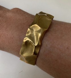 'Crumpled' Gold Italian Bangle